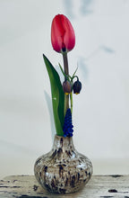 Load image into Gallery viewer, Blossom vase