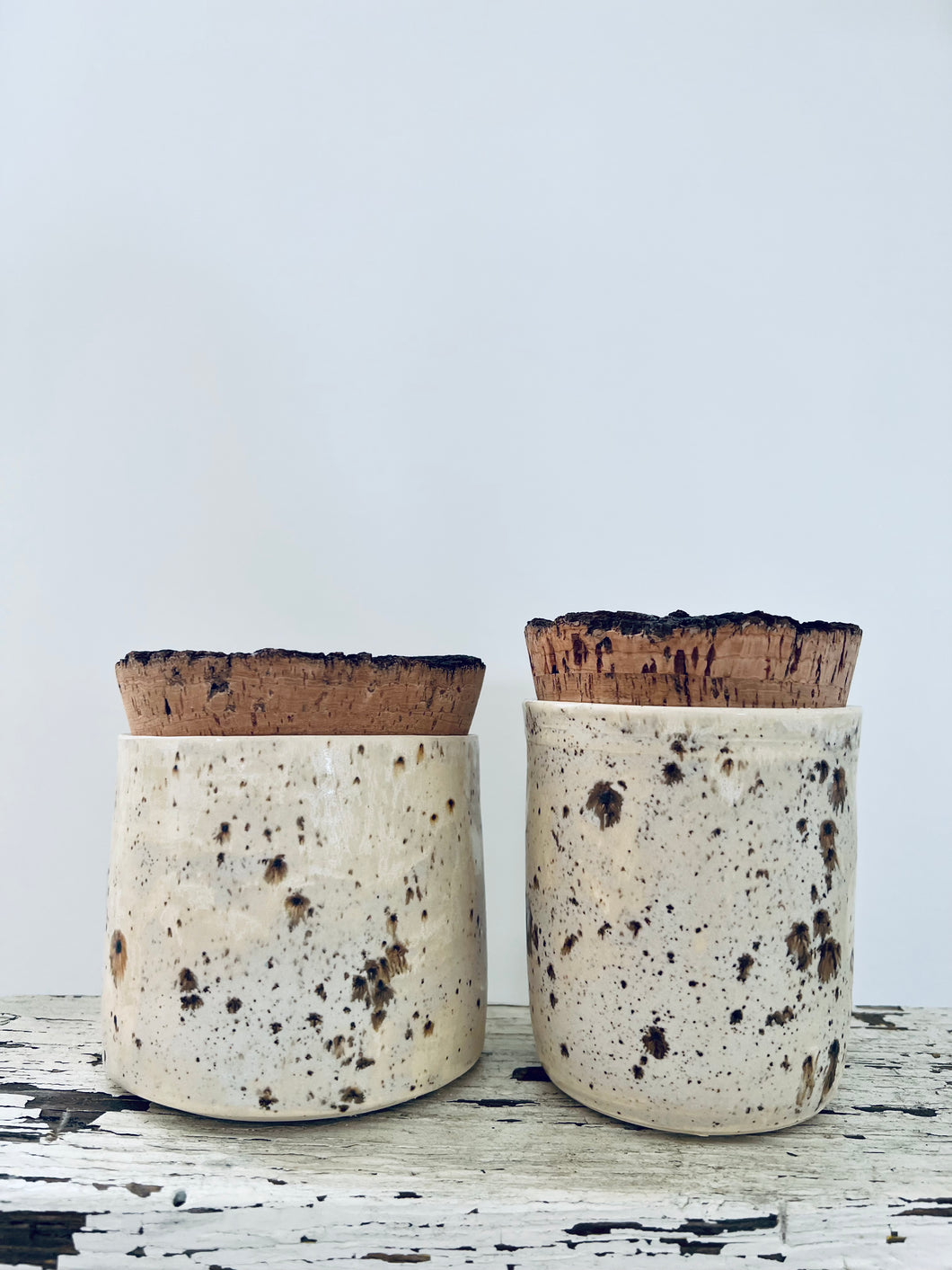 2 Raw cork containers