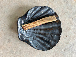 Ceramic Shell with Palo Santo