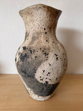 Load image into Gallery viewer, Wave Vase