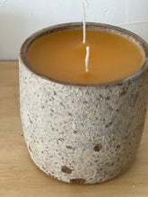 Load image into Gallery viewer, Beeswax Cedar Candle